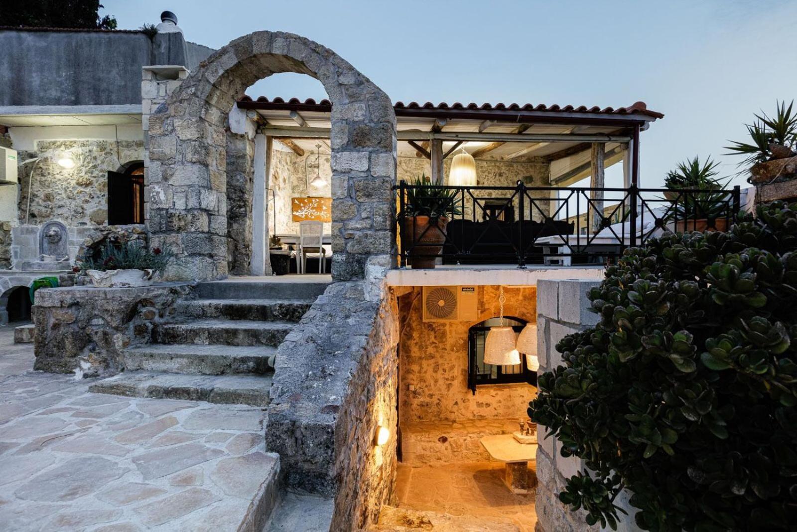 Antonia'S Stonebuilt Mansion With A Private Pool Villa Arménoi Buitenkant foto
